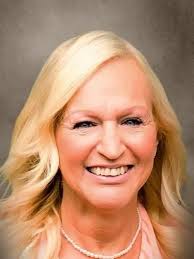 Bonnie Norris's Instagram, Twitter & Facebook