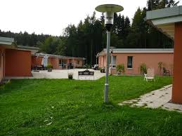 Obwohl es idyllisch am rande von halver liegt, ist das fachmarktzentrum nur ca. Waldfrieden Kg Halver Ambulante Wohngemeinschaften In Halver Auf Wohnen Im Alter De