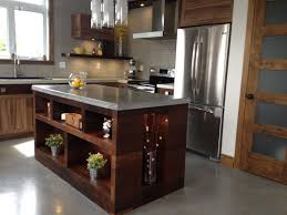 ilot en noyer vintage avec comptoir en beton home home decor kitchen