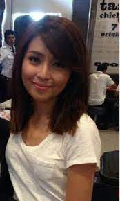 Medium Bob With Side Swept Bangs Side Bangs Hairstyles Messy Short Hair Medium Hair Styles