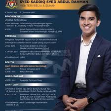 Mahathir secara rasminya menjadi perdana menteri malaysia yang baru menggantikan najib razak setelah satu majlis angkat. Biodata Menteri Kabinet Malaysia 2018