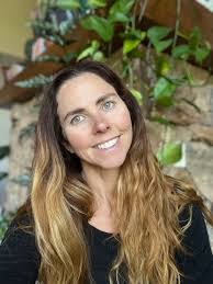 Stephanie Witham's Instagram, Twitter & Facebook