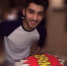 #zayn malik #zayn malik birthday #happy birthday #1d #one direction #one direction one shot #one shot #imagine #short imagines #niall horan #louis tomlinson #harry styles #liam payne #1d. Zayn With His Birthday Cake Zayn Zayn Malik Zayn Mailk