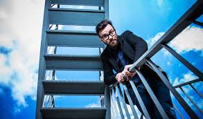 Farense as a defensive midfielder. Filipe Melo De Cromo Informatico A Pianista E Escritor De Bd