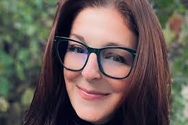 Caitlin Lewis's Instagram, Twitter & Facebook