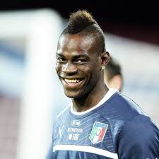 Mario balotelli was born in palermo, sicily, to ghanaian immigrants thomas and rose barwuah. I Cinque Episodi Piu Surreali Della Carriera Di Balotelli