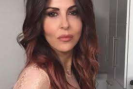 Corti, medi o lunghi, stile vintage o più moderni, ecco tutti i tagli capelli scalati 2021 di tendenza da cui farsi ispirare! Image Result For Sabrina Ferilli 2017 Bellezza Italiana Bellezza Attrici