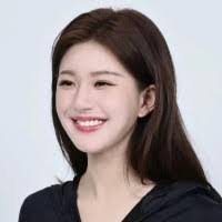 Fanny Fong's Instagram, Twitter & Facebook