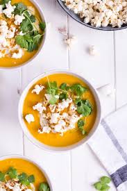 Weihnachtsmenu Vorspeise Susskartoffel Pastinaken Suppe Mit Getruffeltem Popcorn Heavenlynn Healthy Rezept Weihnachtsmenu Vorspeise Pastinaken Susskartoffel