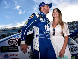 8 chevrolet camaro for his team jr motorsports. Dale Earnhardt Jr Bio Early Life Career Wife Net Worth Measurements