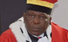 Scrutin référendaire en Guinée: la Cour Constitutionnelle valide la  victoire du OUI