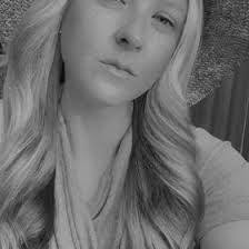 Kim Nolte's Instagram, Twitter & Facebook