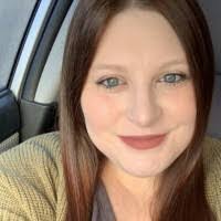 Shannon Macri's Instagram, Twitter & Facebook