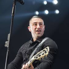 Mit den texten beziehen sammy amara und die broilers auch politisch position. Punkrock Combo Broilers In Frankfurt Kultur