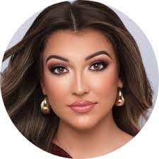 Andrea Loughlin's Instagram, Twitter & Facebook