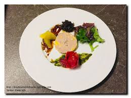 Une présentation est quelque chose de très personnel et pas toujours évident à construire. Assiette De Foie Gras Les Plaisirs De La Bouche