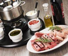 La fonduta di carne è un modo ideale per usare la nostra fonduta più tradizionale e dargli una nuova aria carnivora. 12 Idee Su Fonduta E Buorguignonne Nel 2021 Ricette Idee Alimentari Ricette Fonduta