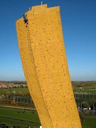 Deze Extreme Klimmuur Staat In Groningen Klimwand Groningen Nederland