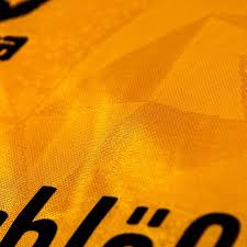 Dynamo dresden is playing next match on 12 may 2021 against bischofswerdaer fv 08 in landespokal sachsen.when the match starts, you will be able to follow dynamo dresden v bischofswerdaer fv 08 live score, standings, minute by minute updated live results and match statistics. Dynamo Dresden 2016 17 Home Kit Unveiled