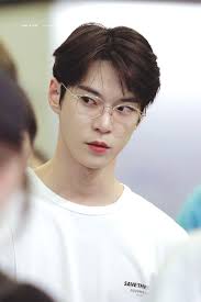 Nct doyoung 17+ ⇛ bahasa ↬jadi istri boss sendiri itu ga susah kok. Pinterest Jiminsgirll Nct Doyoung Nct Nct 127