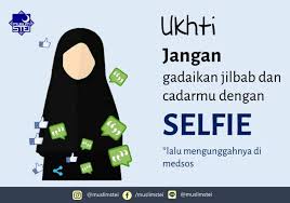 Kondisi rif'ah yang masih memakai jubah panjang dan jilbab lebar. Mstei Itb Mnasihat Ukhti Jangan Kau Gadaikan Jilbab Dan Cadarmu Dengan Selfie Bismillah Suatu Hal Yang Saat Ini Harus Disyukuri Bahwa Semakin Banyak Akhwat Yang Berhijrah Dengan Menyempurnakan Jilbabnya Semakin Banyak