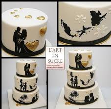 L Histoire Du Couple Sur Le Gateau De Mariage Cake Desserts Food