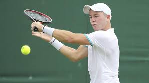 Sein preisgeld aus den aufregenden 2:35 stunden auf außenplatz fünf von wimbledon helfen dominik köpfer über den rest des jahres. Kopfer Sorgt Fur Wimbledon Coup Der Tennis Pitbull Mit Dem Puzzletick N Tv De