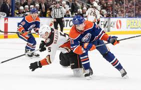 Connor McDavid has goal and 4 assists in Oilers' 8-2 victory over Ducks