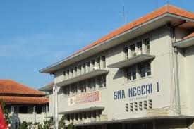 Hal itu tentu saja mengurangi kesan angker yang sudah tertanam dalam pikiran masyarakat. Ini 7 Spot Di Semarang Yang Gak Kalah Angker Dari Lawang Sewu