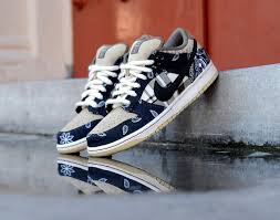Indebuurt zwolle schrijft over leuke activiteiten, bezienswaardigheden en dingen die je kan doen in zwolle. Verloting Immens Populaire Sneaker Gaat Door Het Dak In Zwolle Schoen Ligt Niet In De Winkel Want Dan Krijg Je Rellen In De Straat Zwolle Destentor Nl