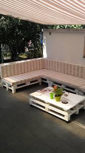 Yatak Koltuk Masa Ve Daha Fazlasi Palet Kullanarak Yapabileceginiz Harika 41 Sey Pallet Sofa Bahce Verandasi Pallet Lounge