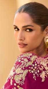 Shop dolly jain saree draper