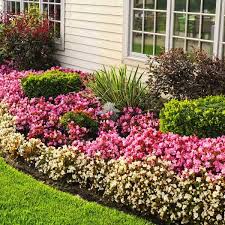 A flower garden will provide your front or backyard with a warm and welcoming feel that will enhance the charm of your home and make your neighbors envious. Backyard Flower Garden Ideas And Pictures To Inspire You