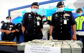 Bank lending rate in malaysia is expected to be 3.44 percent by the end of this quarter, according to trading economics global macro models and analysts expectations. Bodyguards Beaten For Fasting In Klang Police Discover Illegal Gambling Money Lending Activities Malaysia Malay Mail