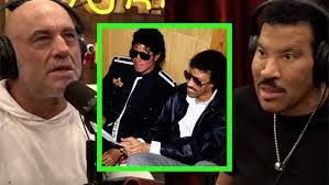 Alex Amis's Instagram, Twitter & Facebook