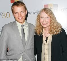 Ronan farrow is the son of mia farrow, an american actress, activist, and former fashion model, and woody allen, an american director, writer, actor mia farrow did marry frank sinatra at one point of time, but ronan was not their child. Mia Farrow Says Frank Sinatra May Be The Father Of Her Son Ronan Daily Mail Online