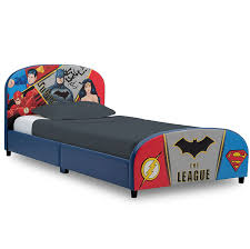 The signature sleep justice 14 inch hybrid cool gel mattress has been designed and constructed to provide a very comfortable and deep rest. Amazon Com Delta Children Upholstered Twin Bed Dc Comics Justice League Baby