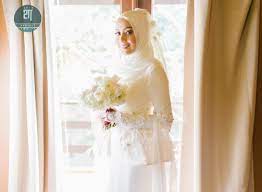 Mia atau shamiha ahmad baderi, 28, berkata, dia tidak mahu kisah lama yang mengaitkan dia dan saharul akan terus menjadi bualan kerana aktor itu. Mia Ahmad Sah Bergelar Isteri Izham Tarmizi Hiburan Mstar