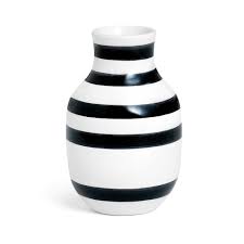 Black And White Striped Vase Uk Omaggio Vase Black Small Kahler Decor Interiordesign Inredning Heminredning Homedecor Interiordesign Royaldesign Desig Ceramic Vase Vase Striped Vase