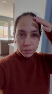 Vamos a arreglarnos para irnos a pasear 🌸 feliz domingo #momlife