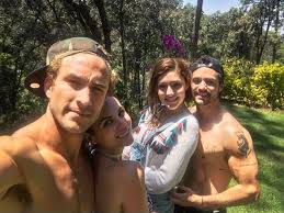 Maybe you would like to learn more about one of these? Laura Carmine Y Roberto Romano Derrochan Amor En Italia