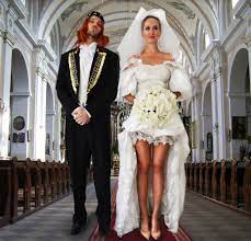Family Halloween Costumes November Rain Axl Rose Sephanie Seymour Slash Couple Costume Ideas Guns N Rose Wedding Dresses Old Wedding Dresses Chic Wedding Gown