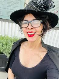 Jan, freckles and George Glass (I was 11 too and thought my freckles were  really ugly. I remember when I went to the pharmacy to buy a cream  (SARDALIN). I was embarrassed