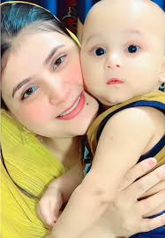 মা মেয়ের ভালোবাসা