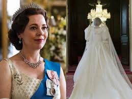 Princess diana kate wedding ring open adjustable natural royal blue stone ring white gold wonder woman costume halloween justice league princess diana dress cosplay full set movie aliexpress carries many set a princess diana related products, including cushion tape , art palm tree. The Crown Season 4 Emma Corrin S Princess Diana Makes An Appearance In Her Iconic Wedding Dress In The Trailer