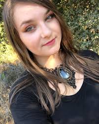 Allison Jayne 🎶☀️✌️💫🌿🌻🌙 🎸🪕 (@allison.jayne.music) • Instagram photos  and videos