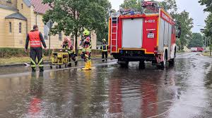 Zentraler ort für ausrüstung und fahrzeuge ist die feuerwache bzw. Wetterchaos Im Norden Und Osten Hunderte Keller Unter Wasser Kita Evakuiert The Weather Channel Artikel Von The Weather Channel Weather Com