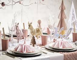 Comment faire une serviette de table pliante. Faire Des Pliages De Serviette Pour La Table Du Reveillon De Noel
