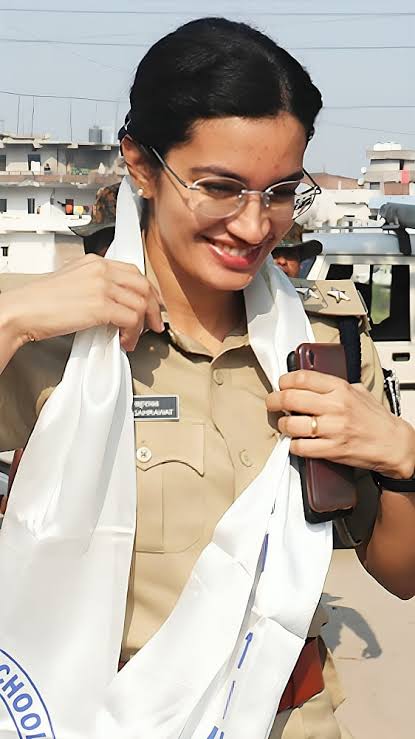 IPS Sweety Sehrawat वडिलांची स्वप्नपूर्ती To fulfill her father dream of  becoming an officer Sweety Sehrawat took the UPSC exam and became an IPS  officer in Bihar