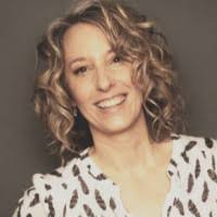 100+ perfiles de «Laura Dahl»